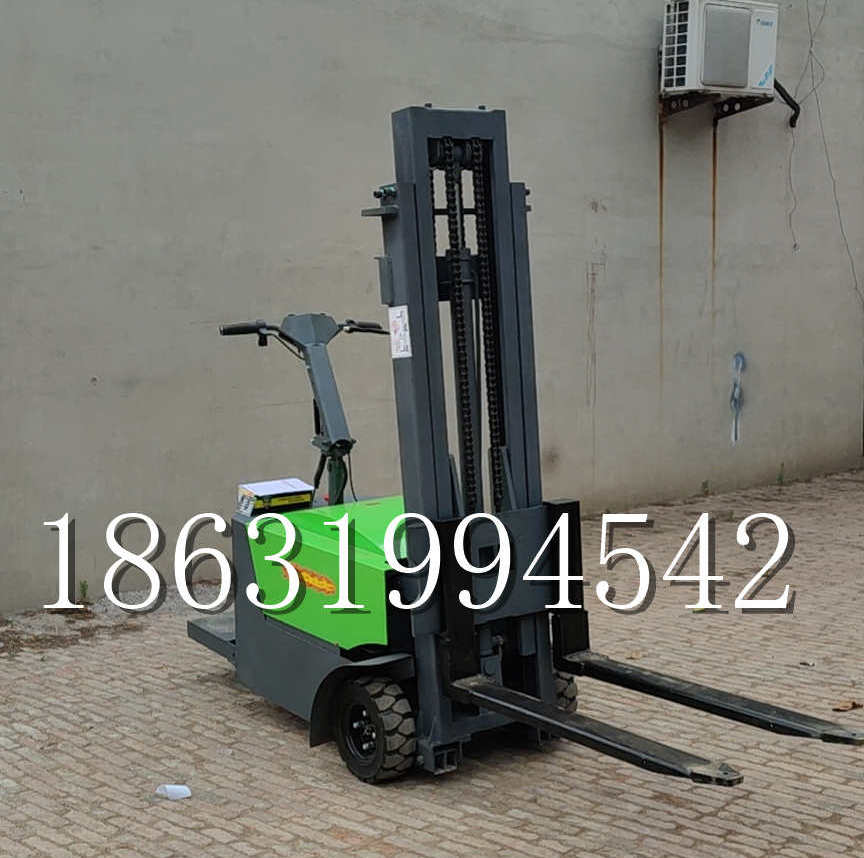 龙沙区优程全电动叉车插腿式堆高车液压装卸车1.5吨升高小型站驾式铲车